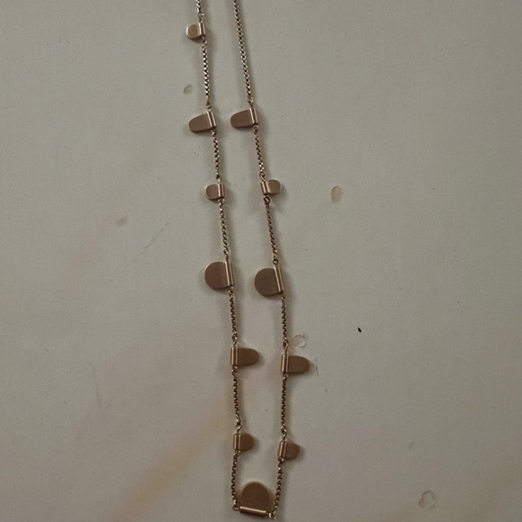 adjustable Kendra Scott necklace - Picture 2 of 2